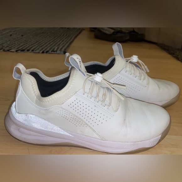 Clove nursing shoes. Size 8.5. Worn, but in good condition! Will wash! - Picture 1 of 4